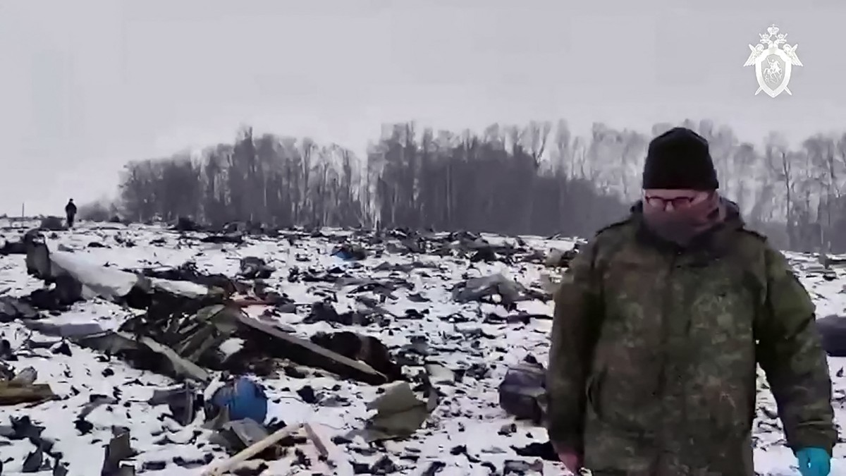 Cette image extraite d'un document diffusé par le Comité d'enquête russe le 26 janvier 2024 montre ce que les enquêteurs disent être le site de l'accident de l'avion de transport militaire russe IL-76 dans la région de Belgorod. (Photo distribuée /Russian Investigative Committee AFP)