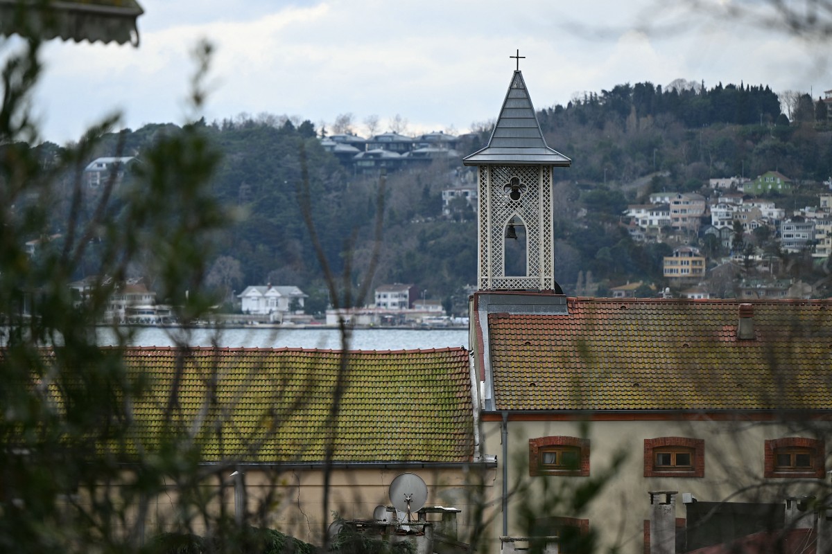 Attaque contre une église italienne à Istanbul, un mort, les deux assaillants arrêtés
