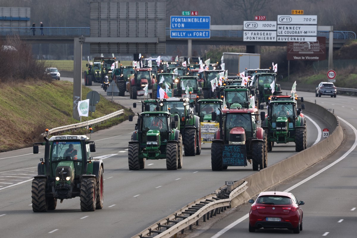 Attal promet d'être au «rendez-vous» pour les agriculteurs, les manifestants se rapprochent de Paris