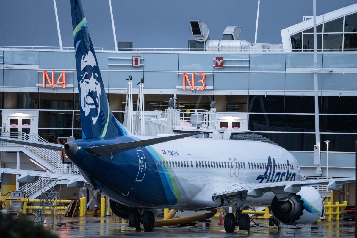 Les inspections de Boeing 737 MAX 9 se multiplient après l'envol d'une porte
