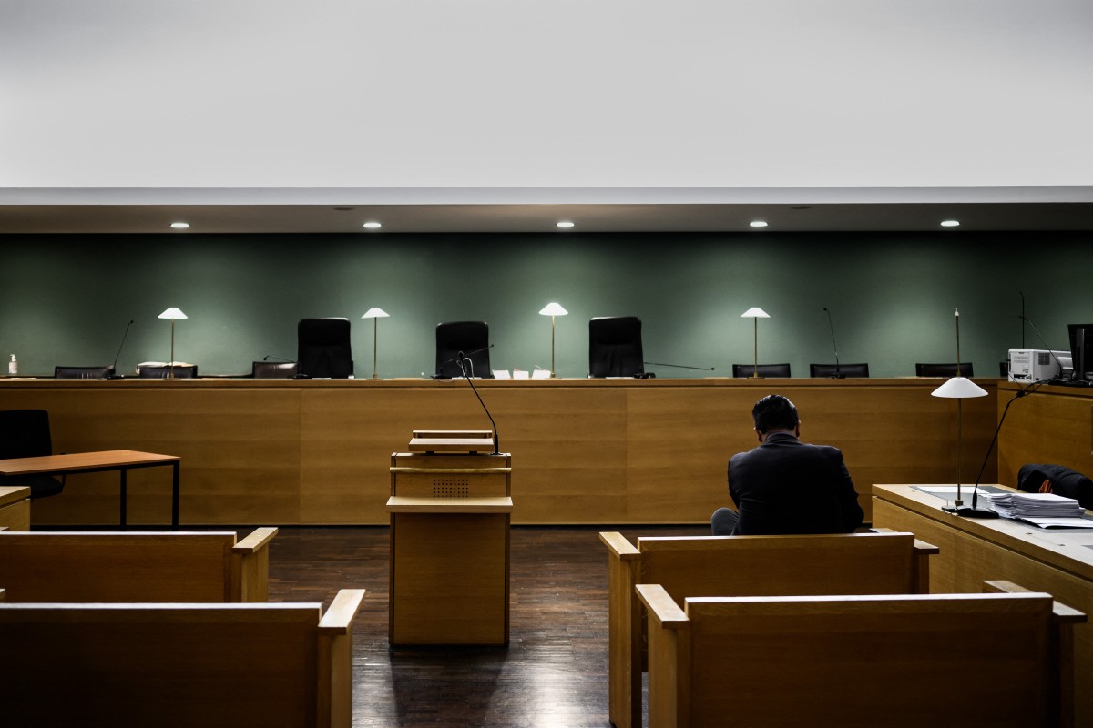 Six personnes, dont deux journalistes et un avocat, jugées à Paris pour financement du jihadisme