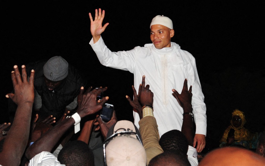Présidentielle au Sénégal: Karim Wade a renoncé à sa nationalité française