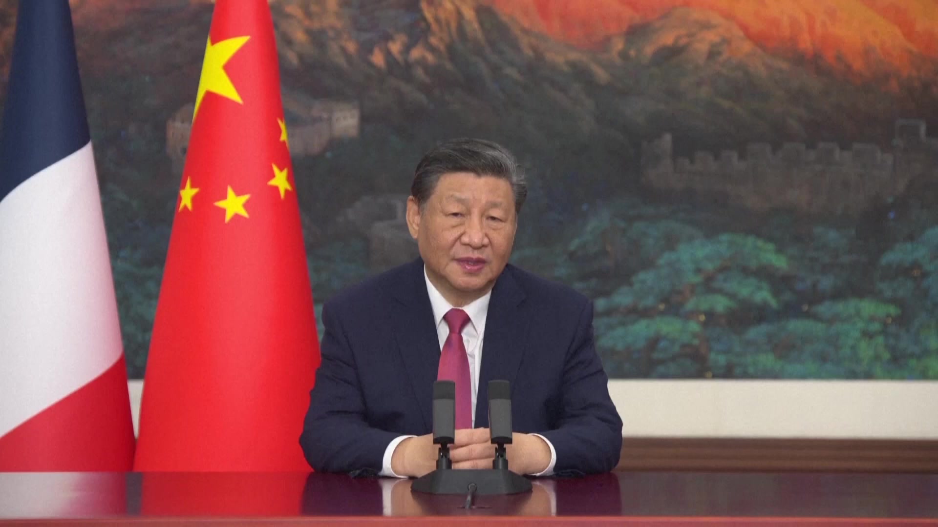Paris et Pékin doivent chercher ensemble «les réponses aux défis mondiaux», dit Macron