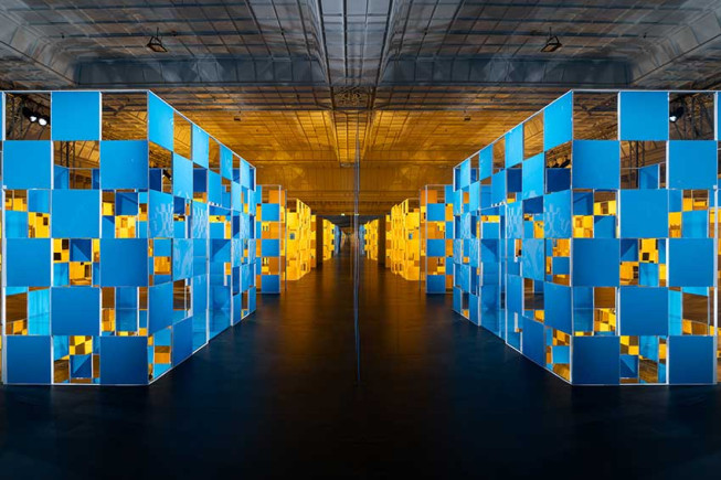 «Aux Beaux Carrés : travaux in situ» de Daniel Buren