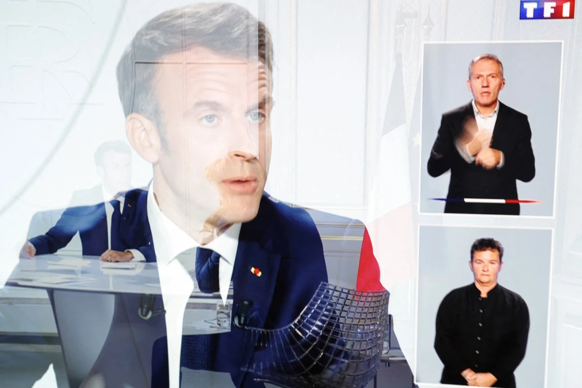 Macron va tenter de relancer son quinquennat en prime time mardi soir