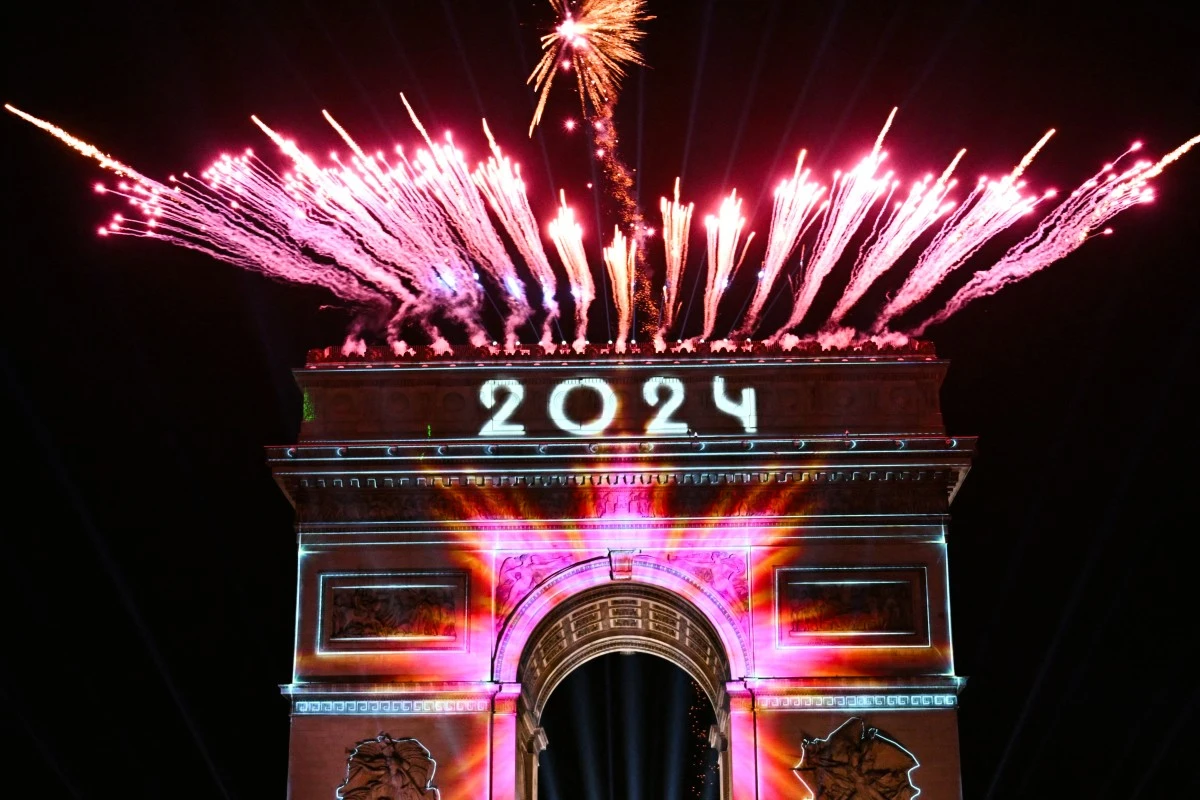 France: Nouvel An sur les Champs-Elysées sous haute sécurité avant les JO