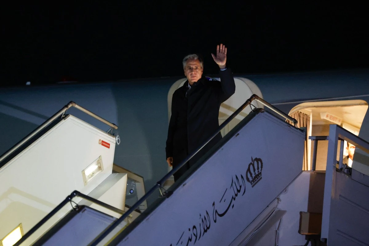 Le secrétaire d'État américain Antony Blinken arrive à Amman le 6 janvier 2024, dans le cadre de la première étape d'un voyage qui comprend des visites en Israël et en Cisjordanie. (Photo Evelyn Hockstein POOL AFP)