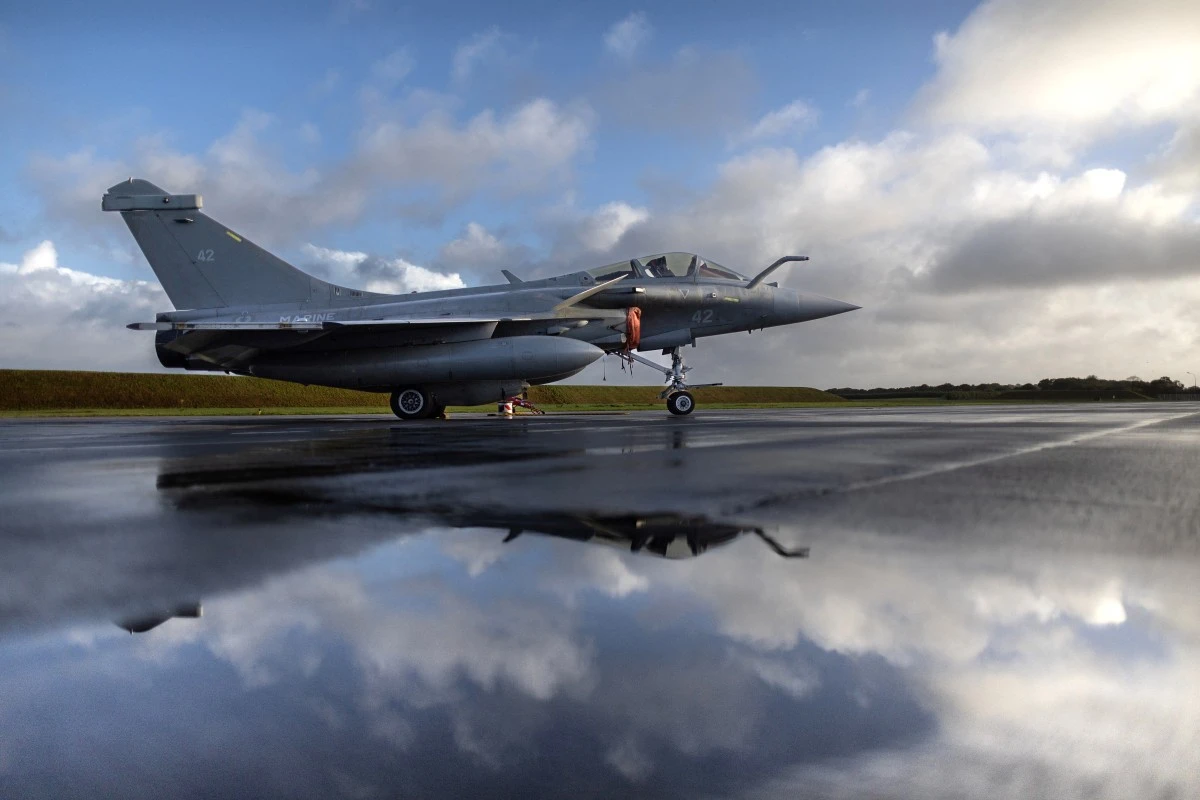 La France commande 42 avions de combat Rafale supplémentaires