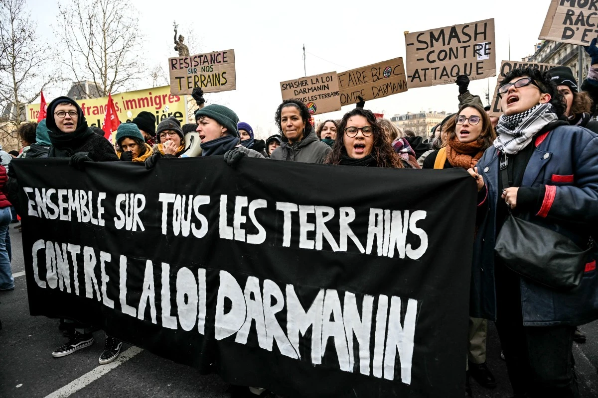 Loi immigration: Les opposants dans la rue pour un «retrait total»