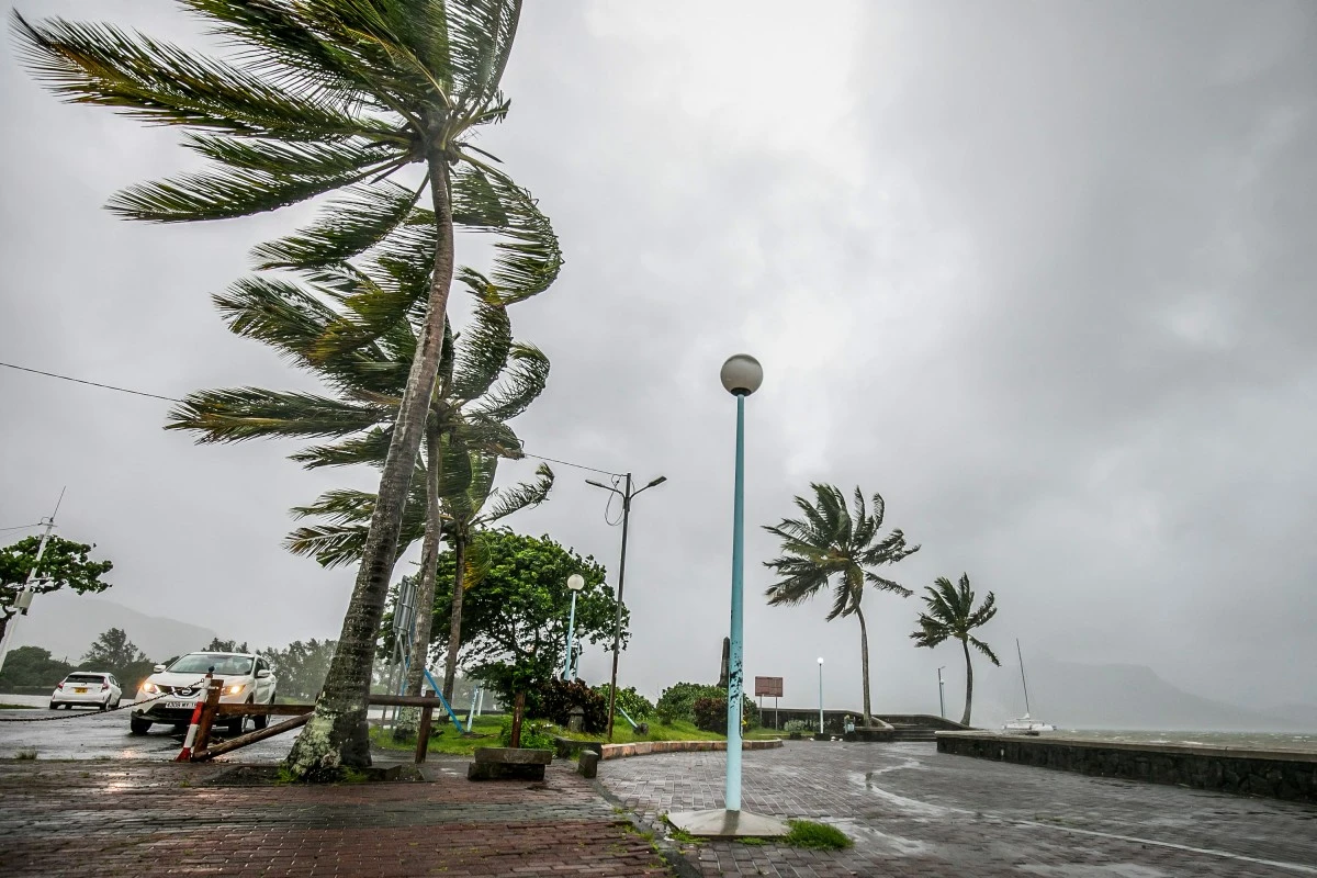 Premiers dégâts et chaos sur l'île Maurice, à l'approche du cyclone Belal