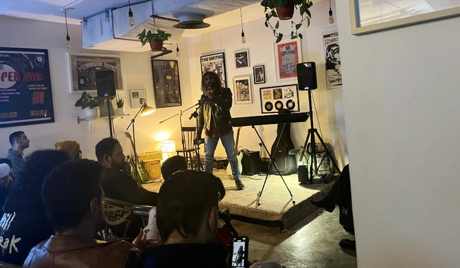 Le Bohémia café, le lieu où les musiciens d’Alkhobar font vibrer la scène tout en sirotant leur café