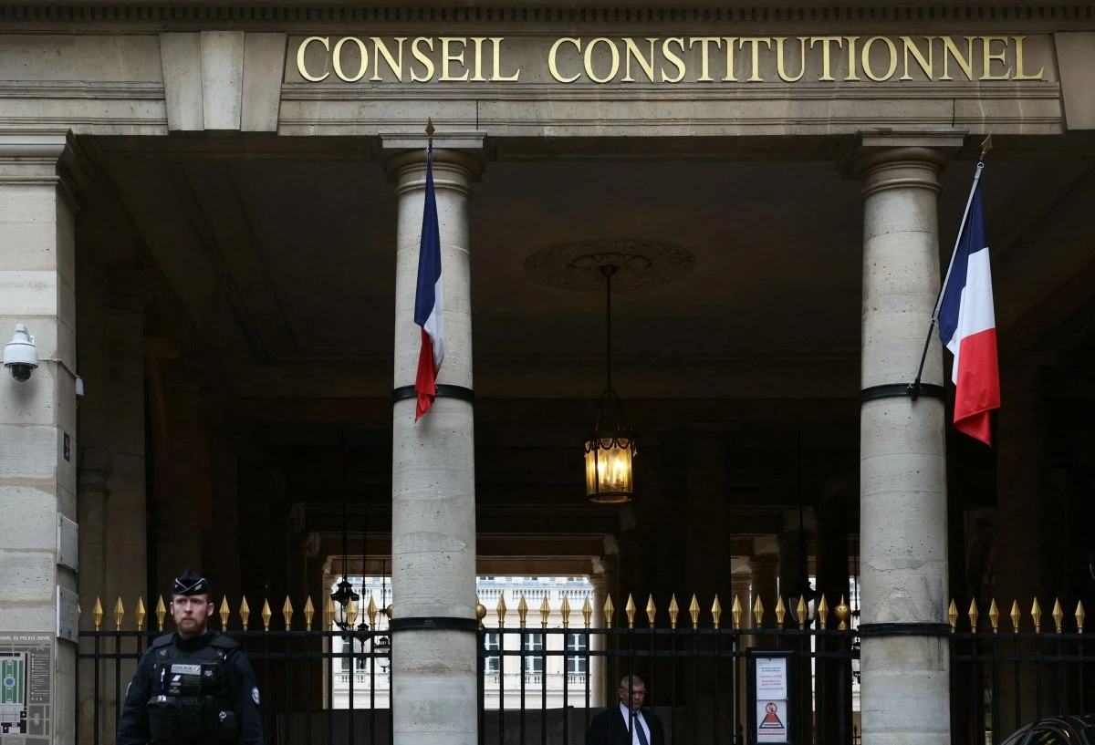 La loi immigration, largement censurée, promulguée «dans les heures qui viennent»