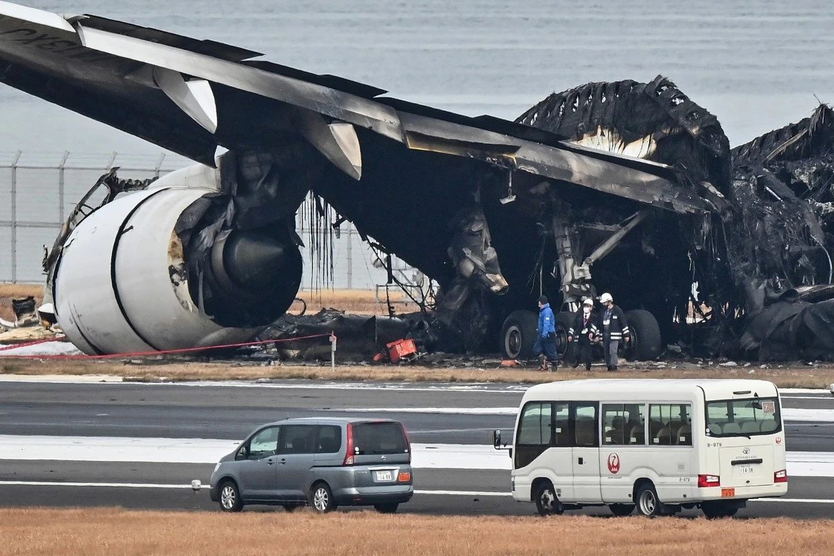 Collision à l'aéroport de Tokyo-Haneda: place à l'enquête
