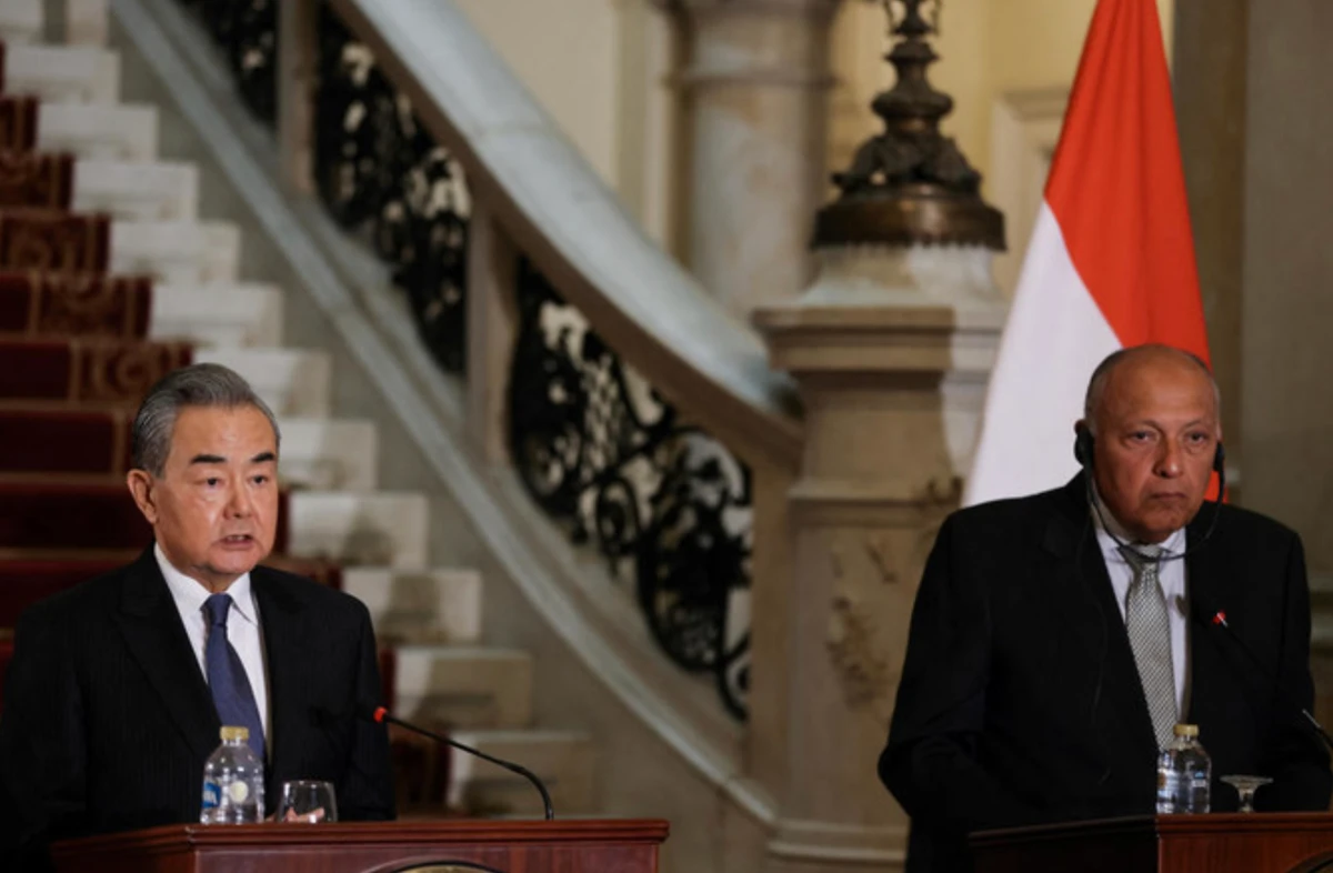 Le ministre chinois des AE en Égypte appelle au cessez-le-feu à Gaza et à la création d'un État palestinien