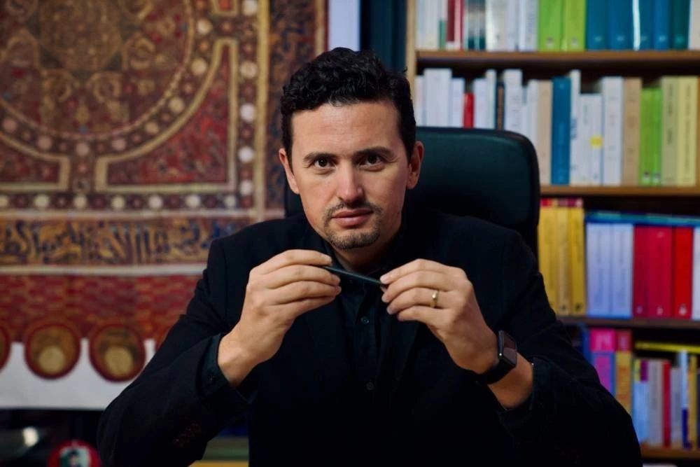 Drapeaux du Maroc de Nabil Mouline: Redécouvrir l’histoire plurielle du Maroc