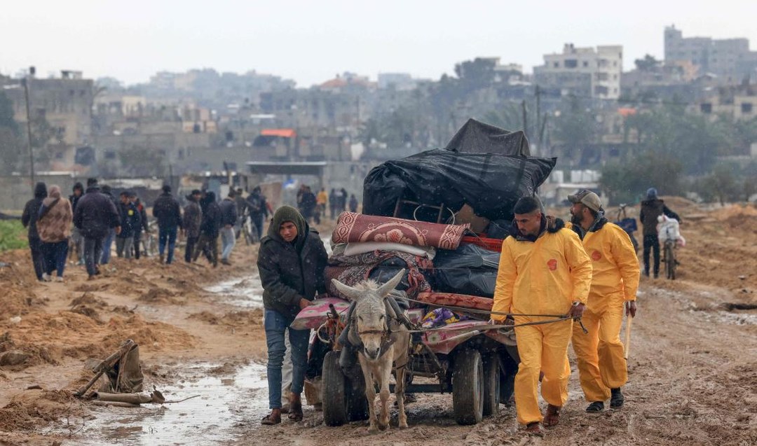 Des milliers de Palestiniens fuient les combats à Gaza, signes en vue d'une trêve