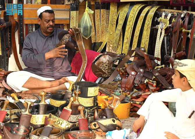 À Najran, les artisans spécialisés dans le cuir continuent de stimuler l’économie locale