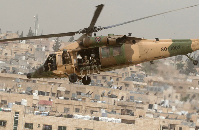 L’avion militaire de la Force aérienne royale jordanienne (RJAF) s’est écrasé lors d’un entraînement à la base aérienne du roi Hussein à Mafraq. (Photo, AFP)