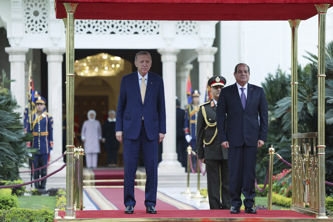 Sissi accueille Erdogan pour sa première visite en Egypte en plus de 10 ans