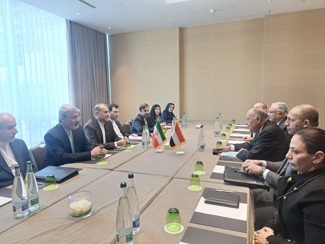Le ministre égyptien des AE souligne ses craintes sur les tensions en mer Rouge avec son homologue iranien