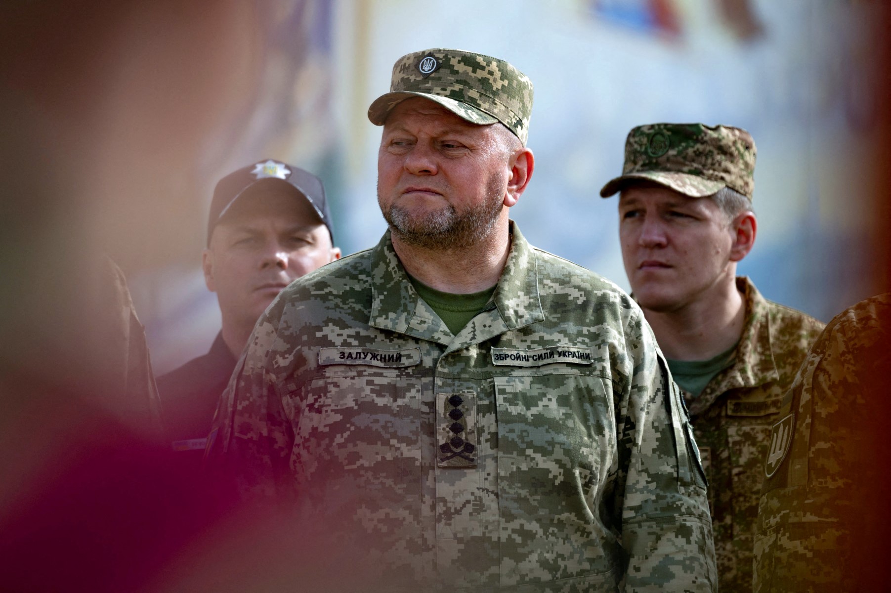 Zelensky remplace le populaire chef de son armée Zaloujny