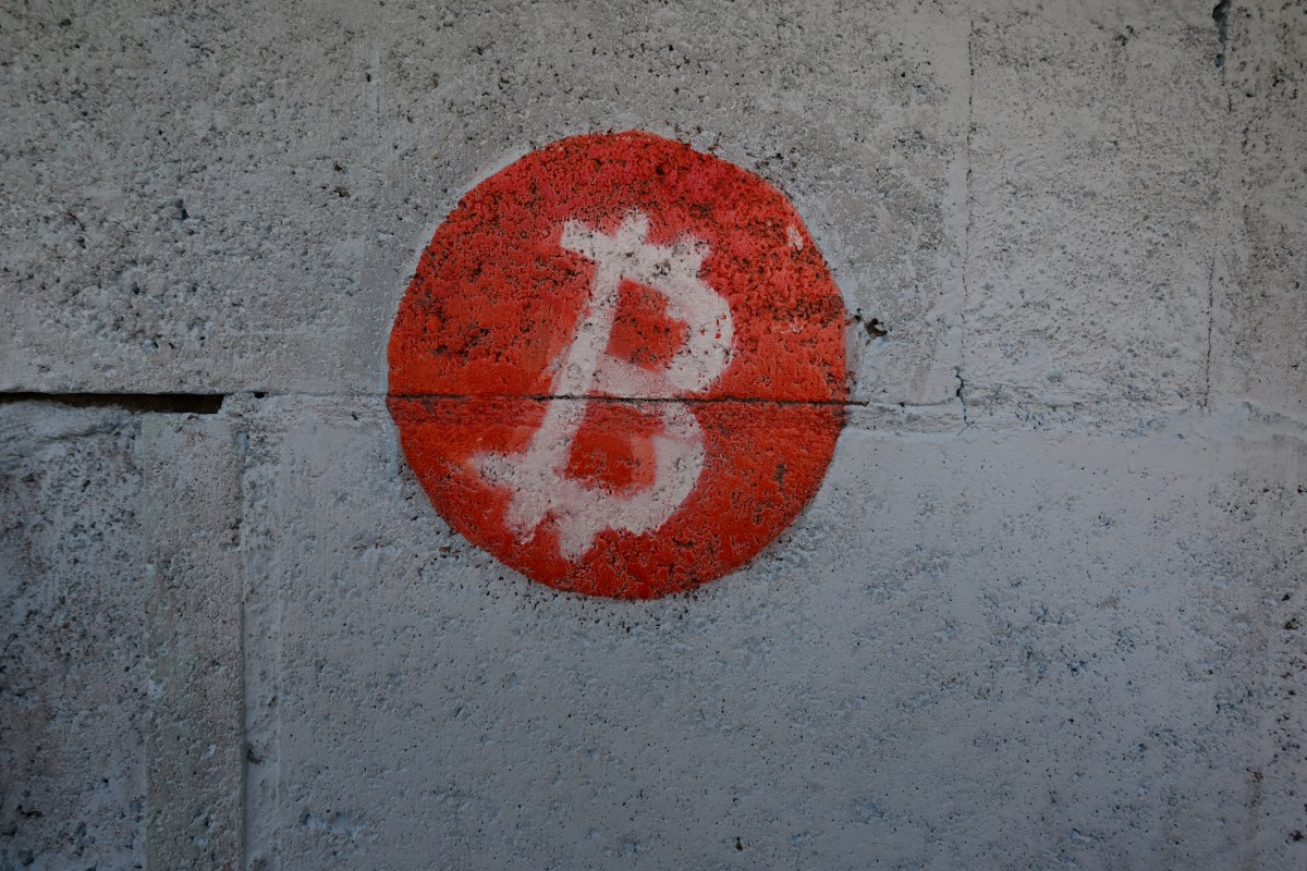 Le bitcoin dépasse les 50000 dollars