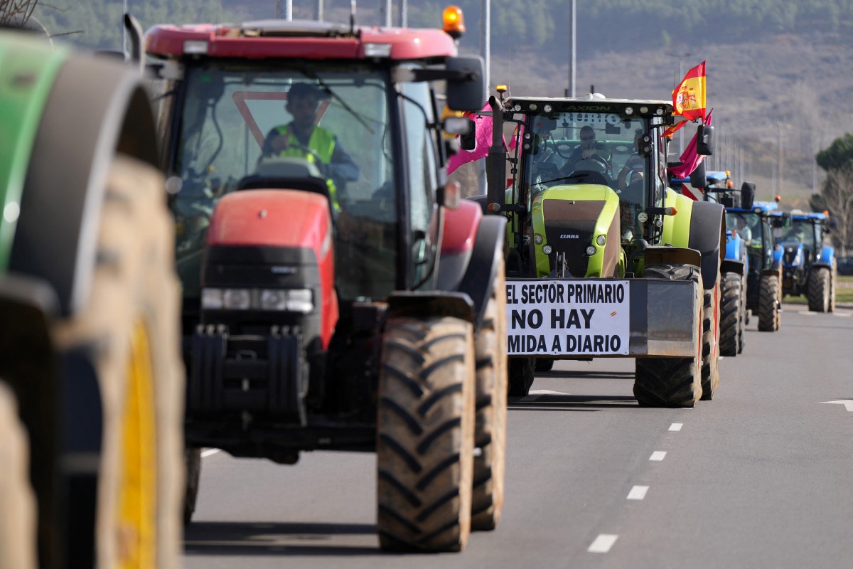 Espagne: reçus au ministère, les agriculteurs maintiennent leur mobilisation