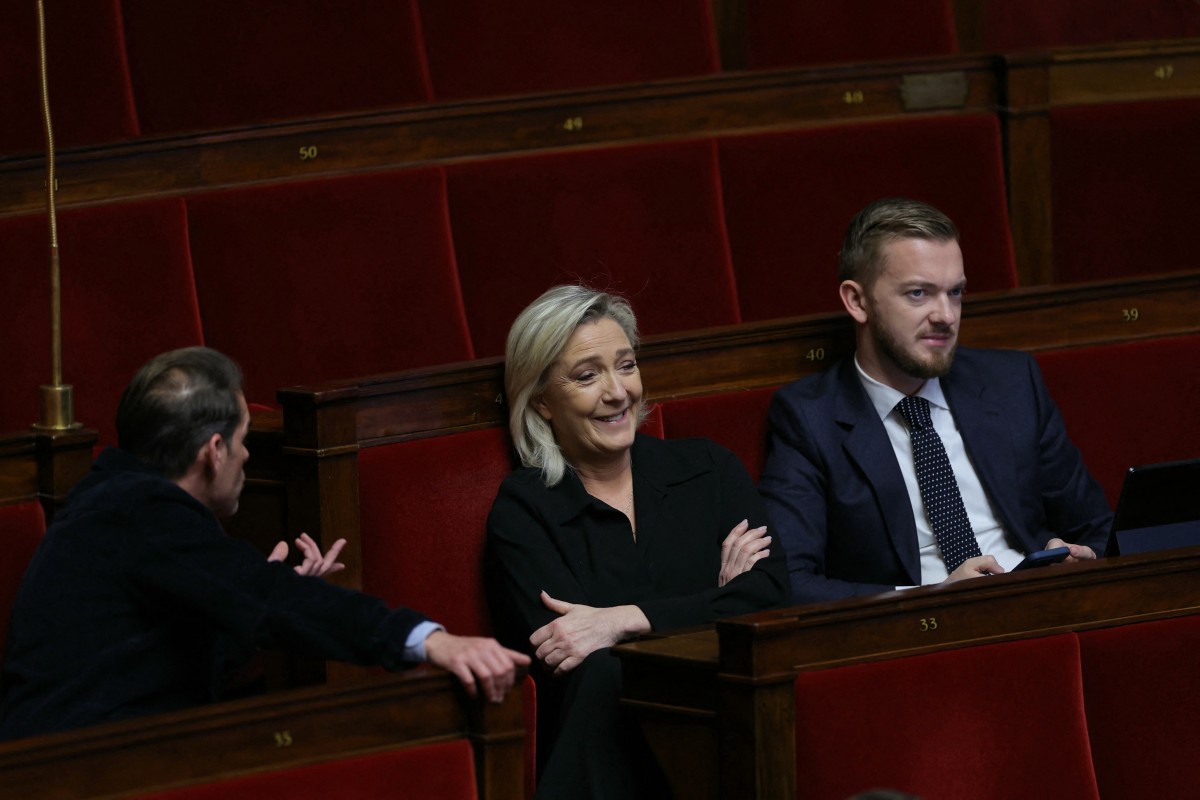 «Ferme-la!» : Le Pen critiquée pour avoir invectivé une ex-ministre à l'Assemblée