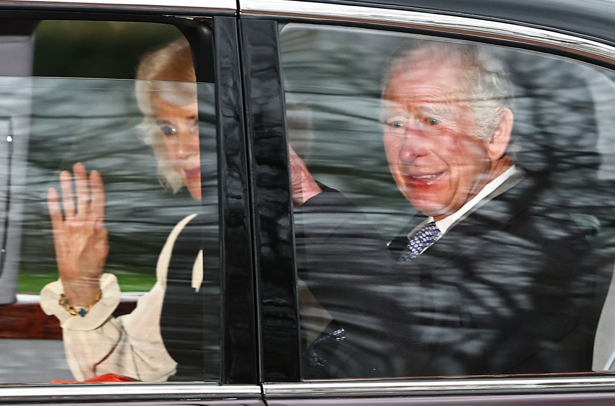Le roi Charles III en retrait, le prince William reprend ses engagements officiels