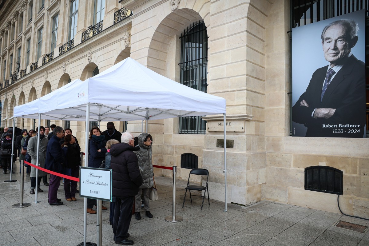 L'hommage national à Robert Badinter aura lieu mercredi place Vendôme