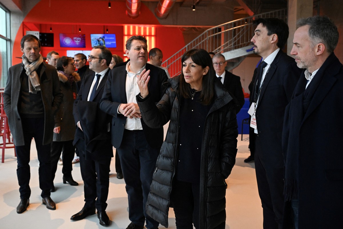 La maire de Paris aux Parisiens: «Ne partez pas pendant les JO!»