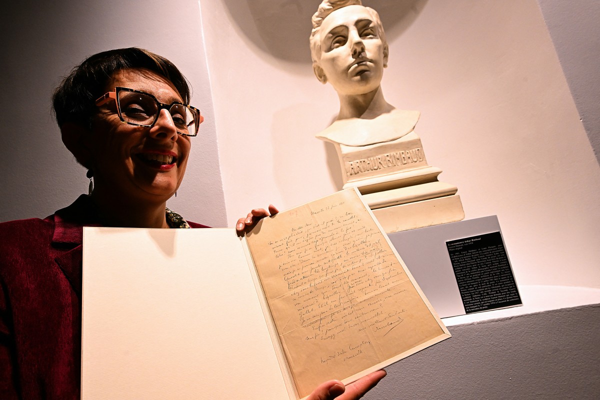 Le musée Rimbaud dévoile des manuscrits du poète offerts par un donateur