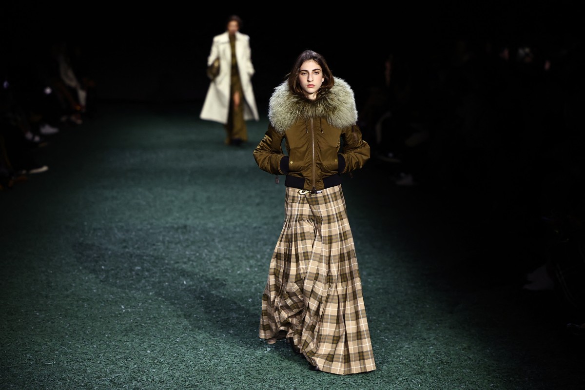 Mêlant plein air et élégance, Burberry renoue avec ses classiques pour l'automne-hiver 2024