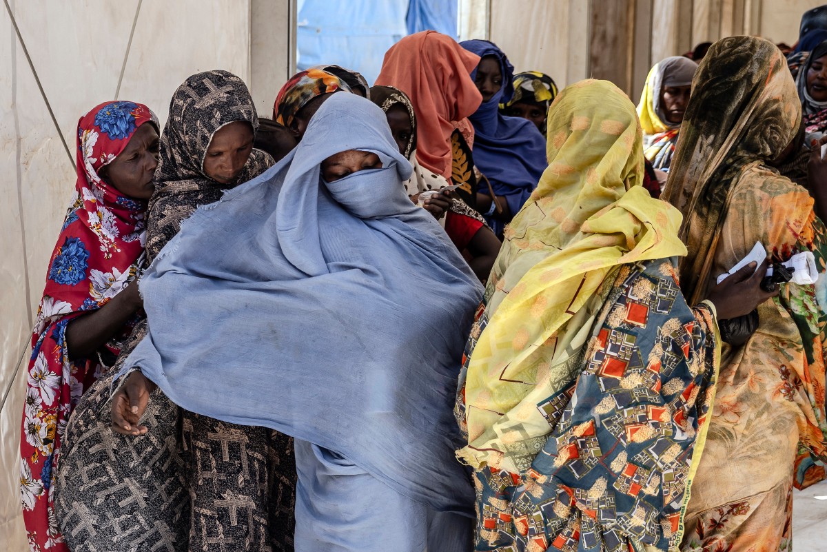 Dans des camps surchargés au Soudan du Sud, l'attente des réfugiés soudanais ayant fui les combats
