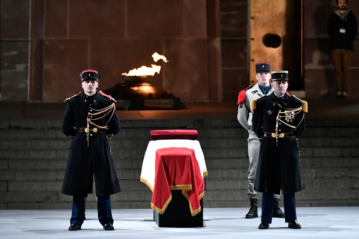 Manouchian et ses frères d'armes étrangers entrent au Panthéon