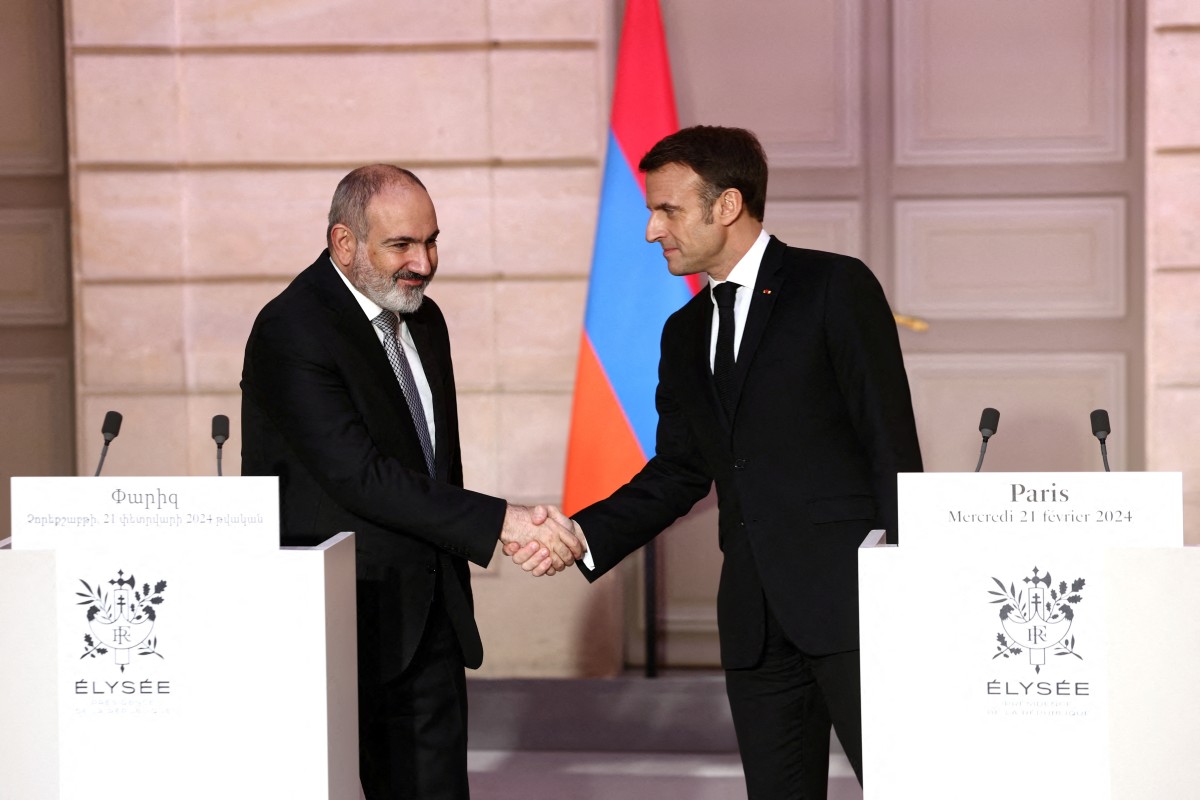 Macron inquiet d'un «risque d'escalade» entre Arménie et Azerbaïdjan