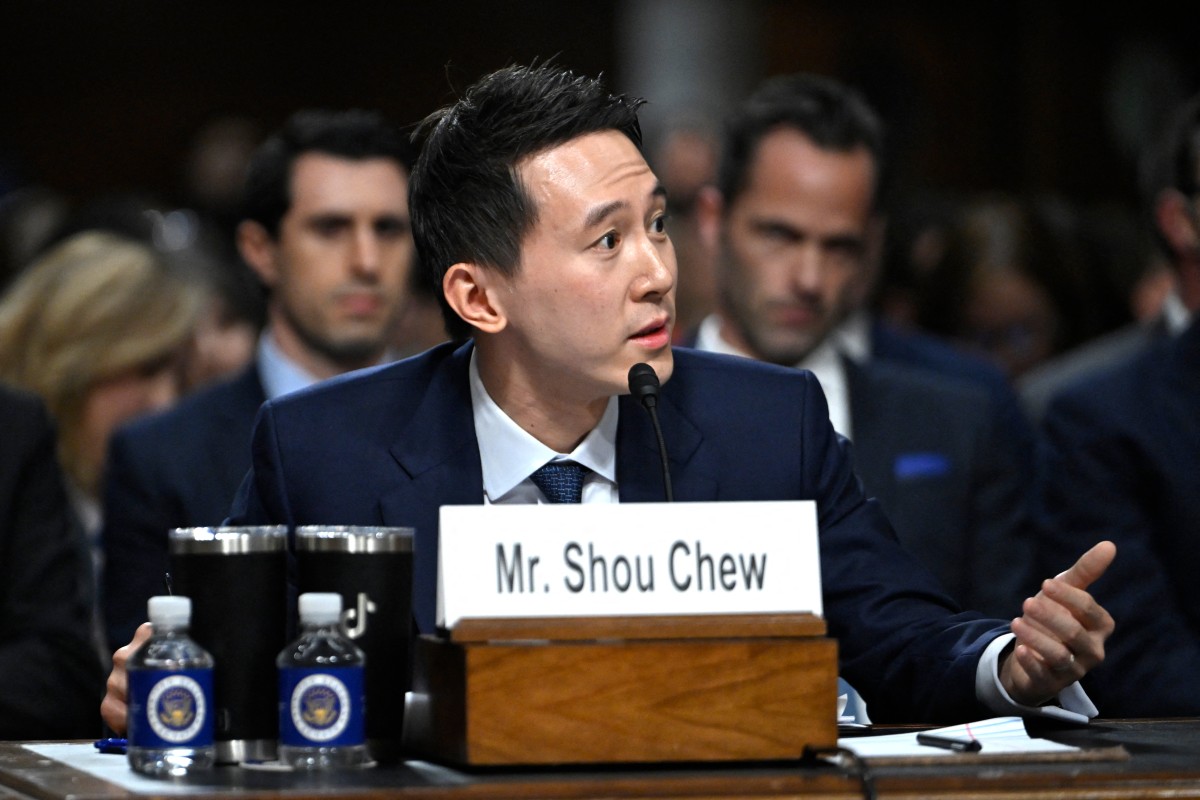 «Avez-vous un passeport chinois ? »: Un sénateur américain harcèle le PDG singapourien de TikTok