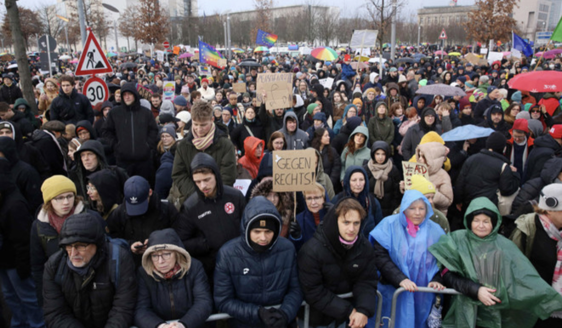 Contre l'extrême-droite: près de 150.000 manifestants à Berlin