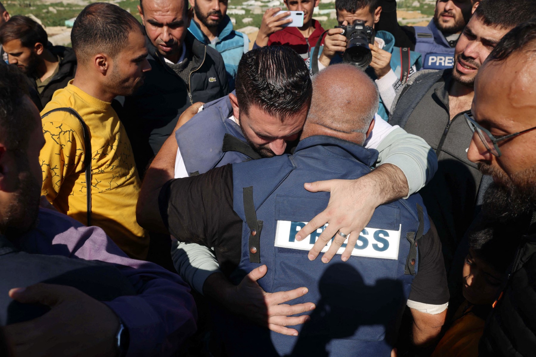 Près de 100 journalistes tués en 2023, les trois quarts à Gaza