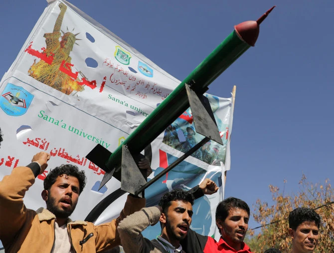 Tension au large du Yémen: nouvelles frappes américaines, nouvelle attaque des Houthis