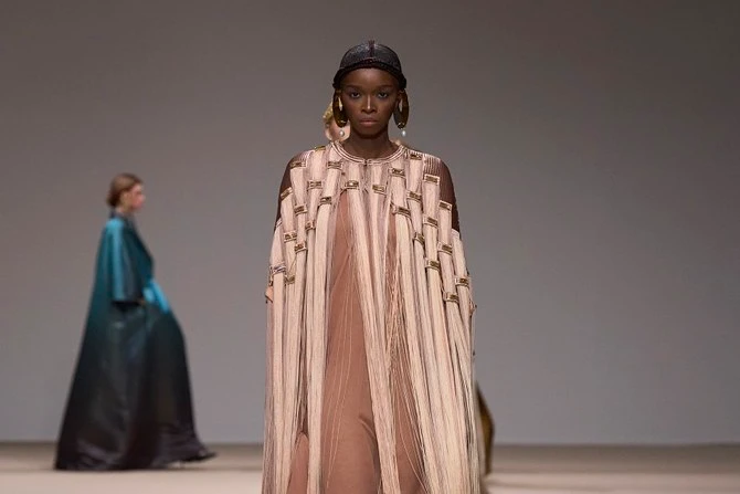 Après ses débuts à Paris, la couturière Sara Chraibi rend hommage au Maroc lors de la Dubai Fashion Week
