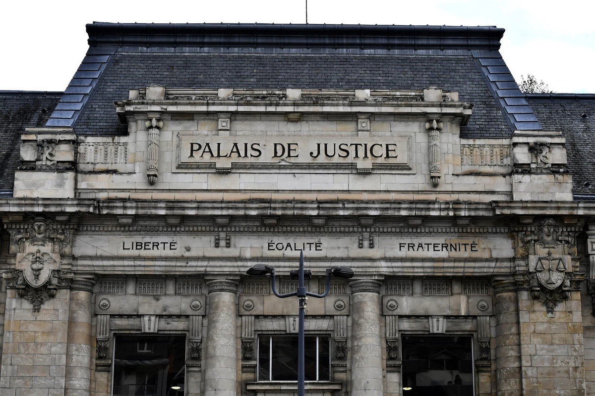 Enfant battu à mort: 12 ans de prison pour son grand frère tortionnaire