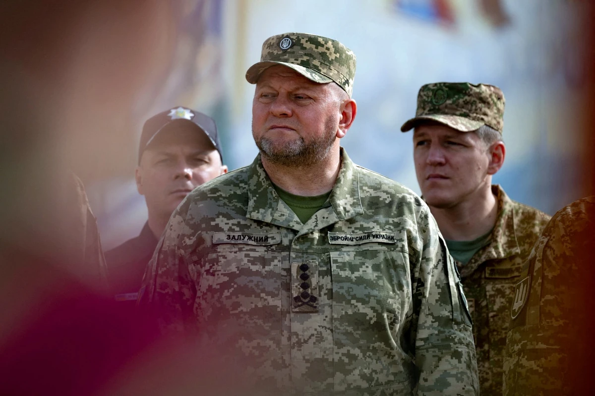 Zelensky remplace le populaire chef de son armée Zaloujny
