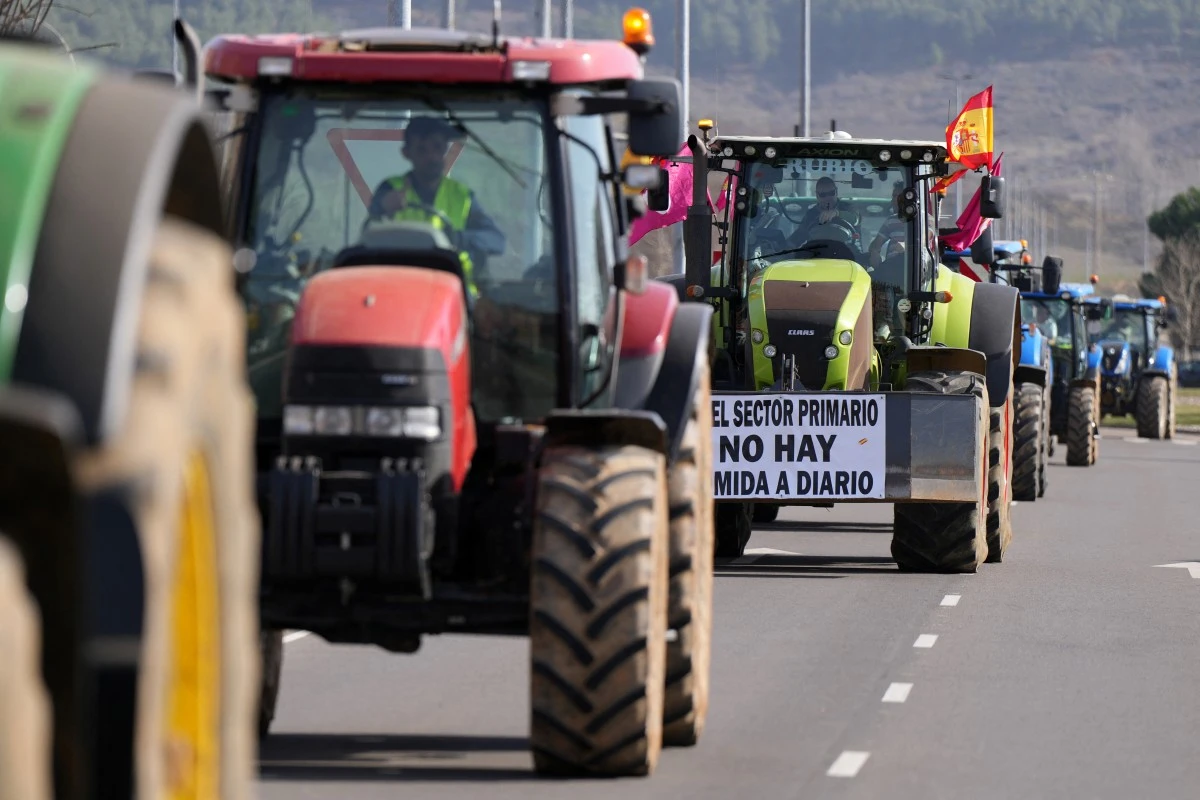 Espagne: reçus au ministère, les agriculteurs maintiennent leur mobilisation