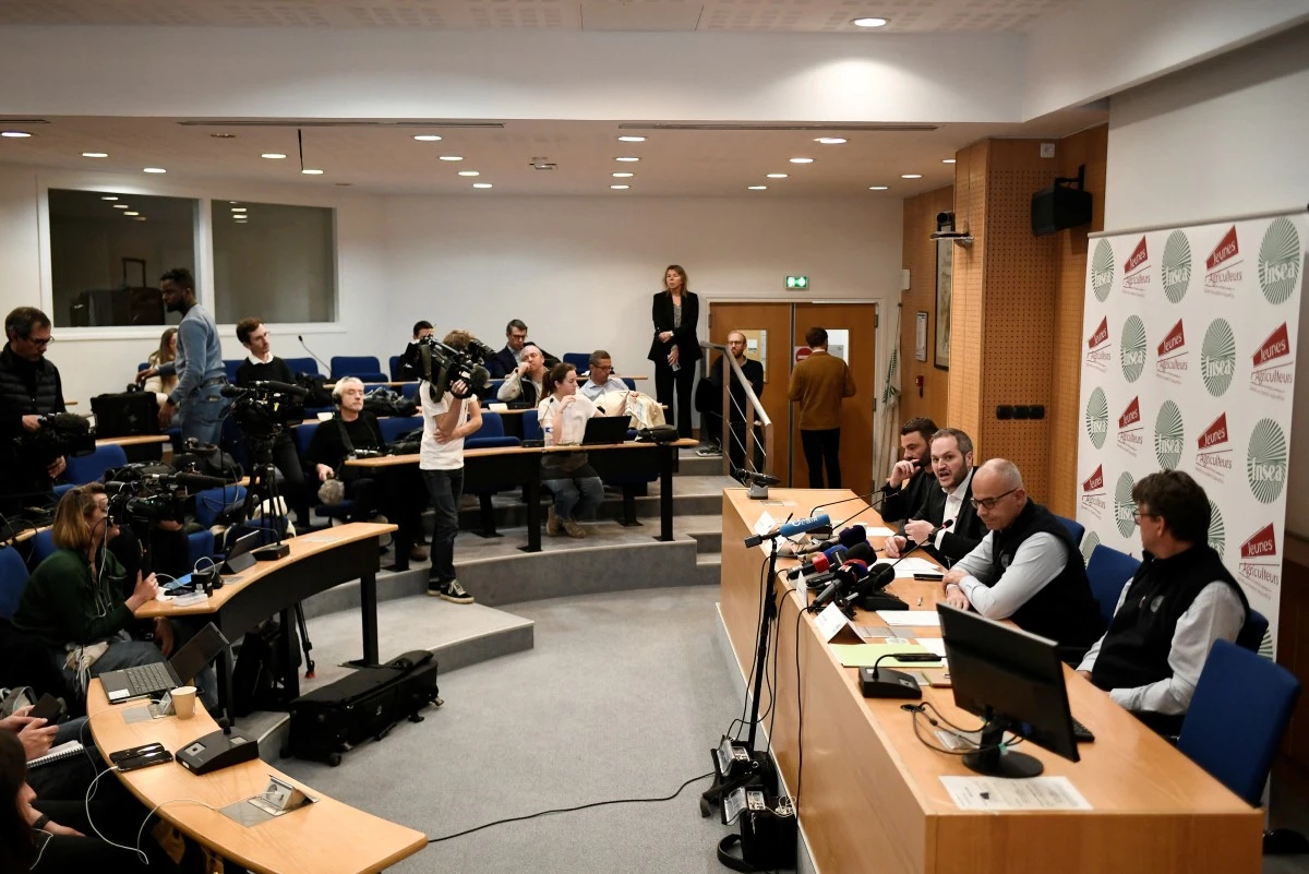 Agriculture: Appel à lever les blocages après de nouvelles annonces d'Attal