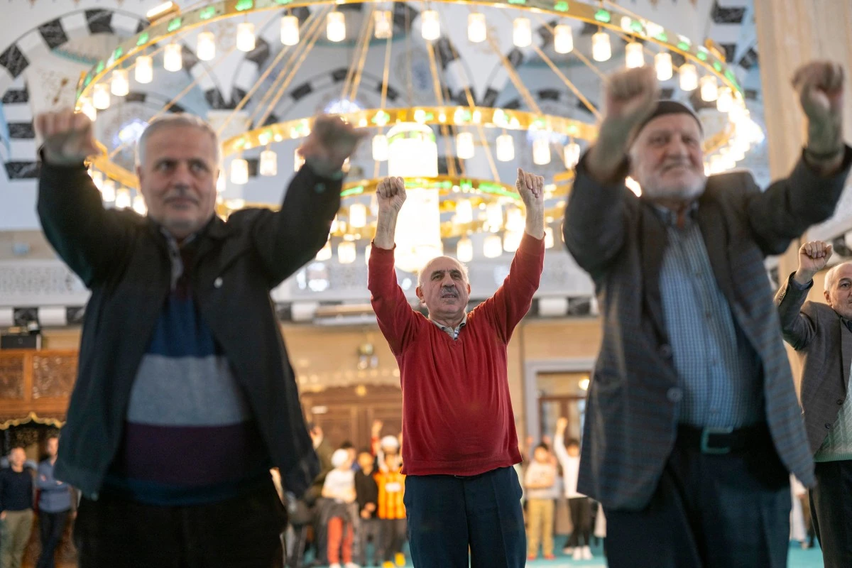 A Istanbul, des mosquées convertissent leurs fidèles au sport