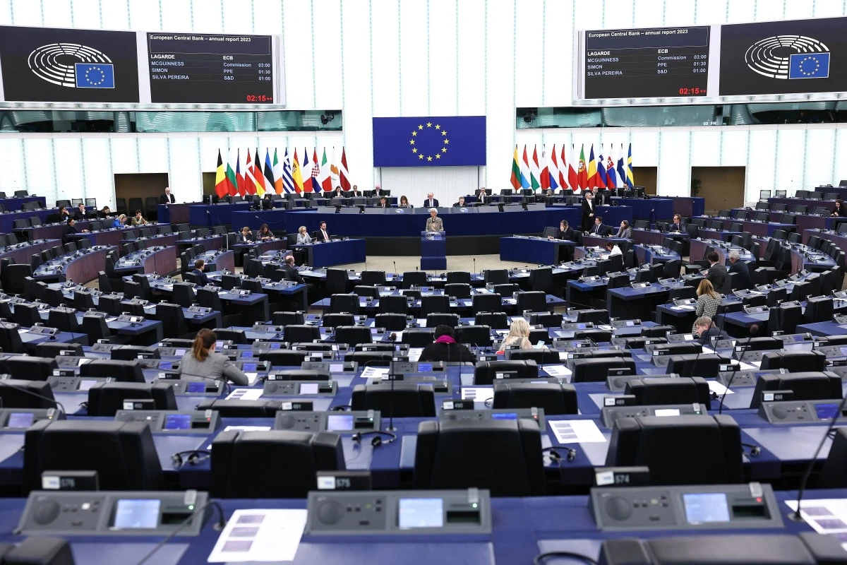 De nouvelles règles dans l'UE pour protéger les journalistes des poursuites abusives