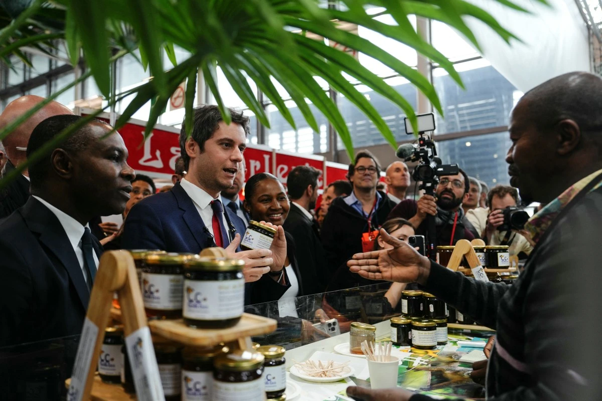 Après Macron, Attal au Salon de l'Agriculture dans le calme, sur fond de campagne contre le RN