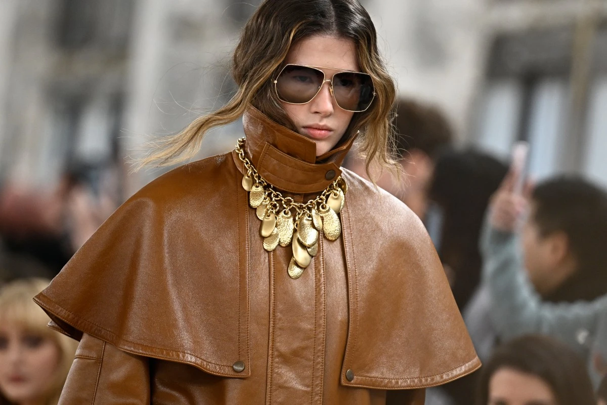 Chemena Kamali renoue avec les "racines" de Chloé pour sa première collection