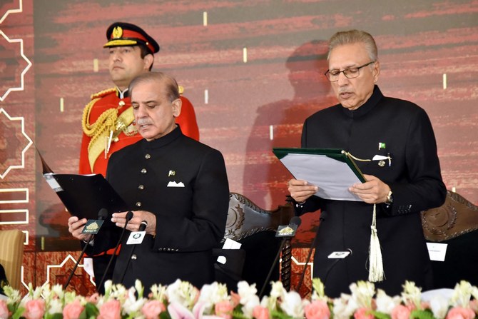 Shehbaz Sharif prête serment comme Premier ministre du Pakistan, mettant fin à des semaines d'agitation politique